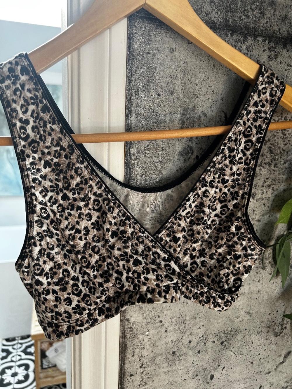 NWOT ALITA crossover bra 38